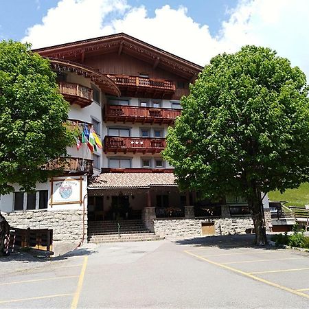 Hotel Europa Pozza di Fassa Exterior photo